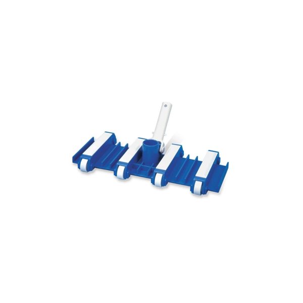Flexible vacuum head for on-ground pool